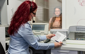 Hallókészülékre van szüksége? Csak körültekintően! Hallókészülékre van szüksége? Csak körültekintően!